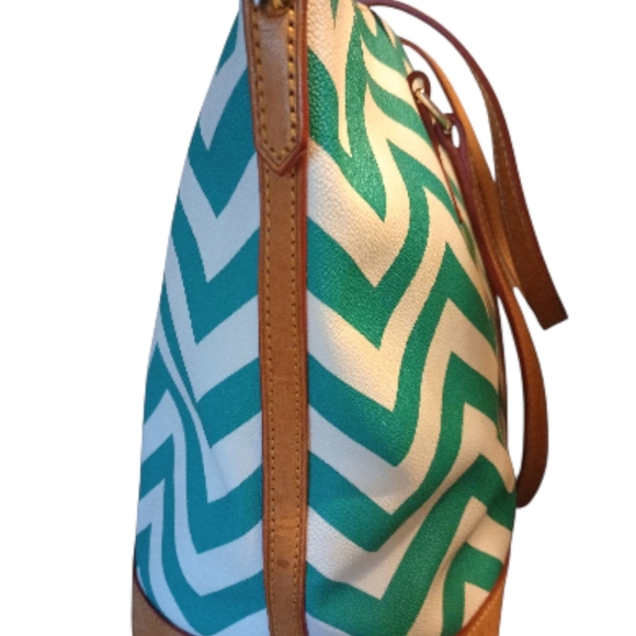 Dooney & Bourke Teal and White Chevron Tote with Pouch, Like New! - Picture 8 of 9